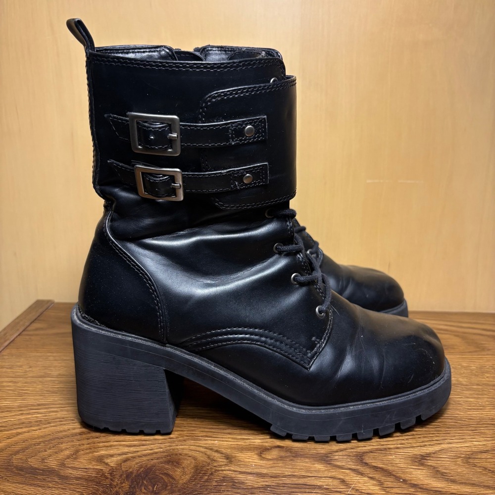 Mudd Mighty Women's Size 10 Black Y2K Combat Moto Buckle Chunky Heel Boots*